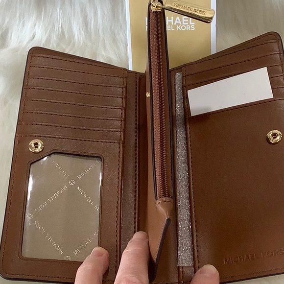 NWT Michael Michael Kors Vanilla Leather Jet Set Large Continental Wallet - Picture 7 of 14